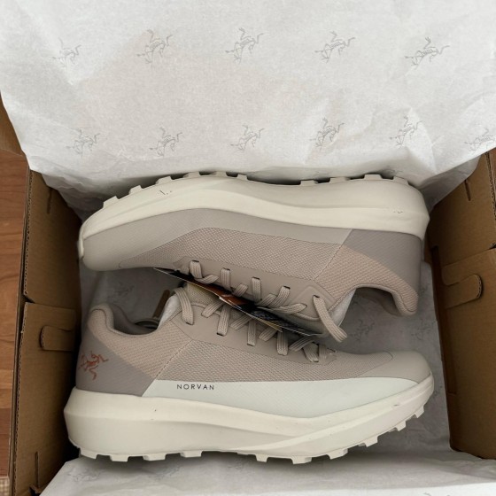 아크테릭스 𝐍𝐨𝐫𝐯𝐚𝐧 𝐋𝐃 𝟒 등산화